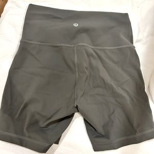 Lululemon wonder train 4 inch bike shorts (Sage Grey)